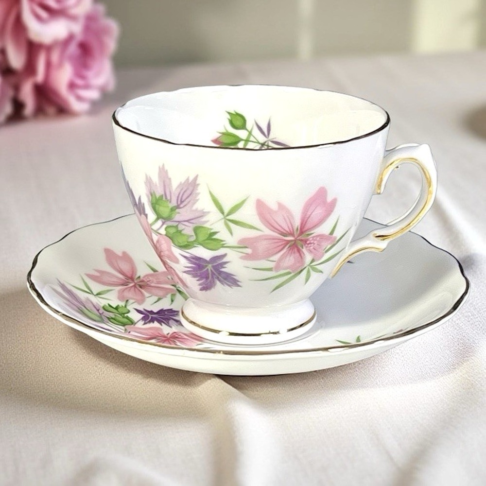 VTG Colclough Bone China Floral‎ Teacup & Saucer Pink Purple Gold Trim England